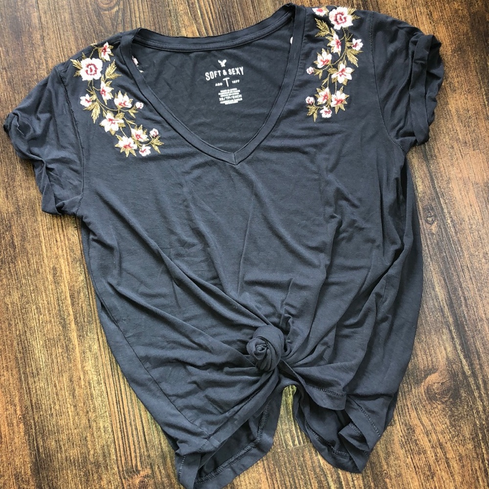 V-neck tee
